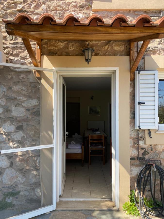 Studio Lakis Barbajonn'S Stone House Foutia Esterno foto