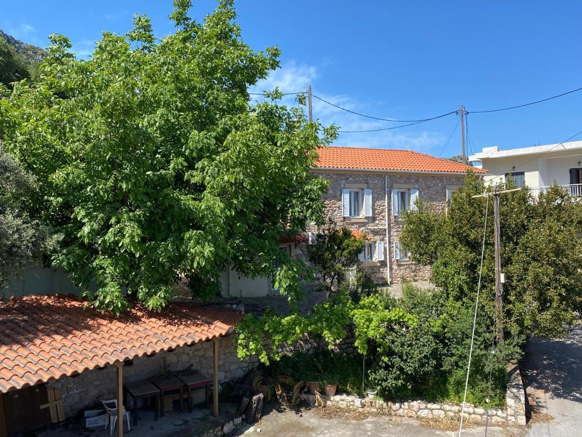 Studio Lakis Barbajonn'S Stone House Foutia Esterno foto